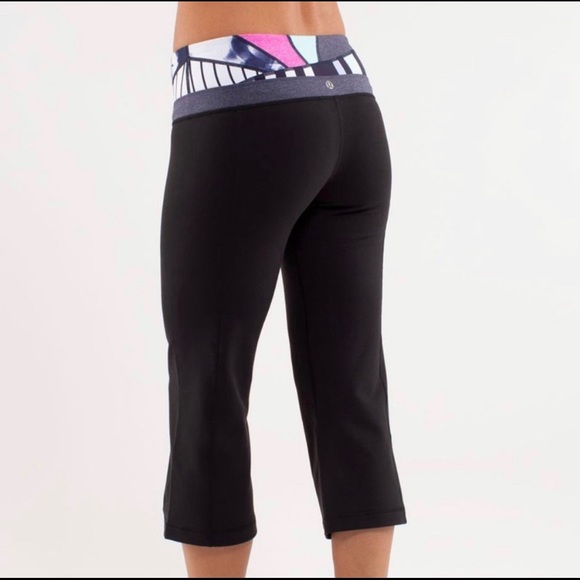 Lululemon Groove Crop - Picture 2 of 5